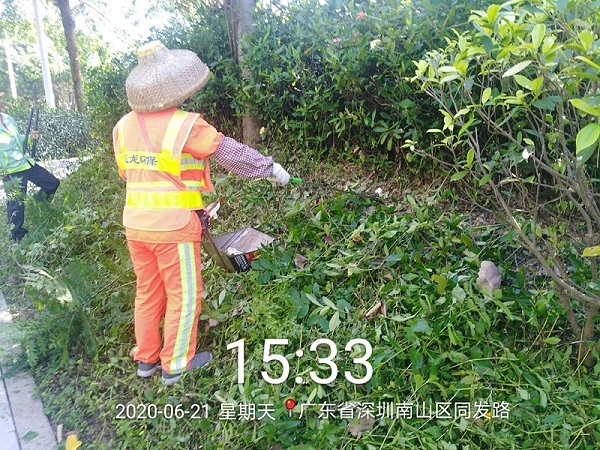 用工具捡垃圾废品-华体平台环保