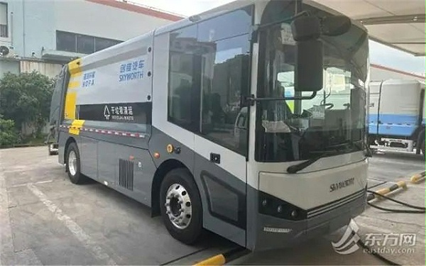 华体平台环保：像公交车一样的垃圾清运车
