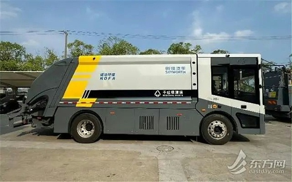 华体平台环保：像公交车一样的垃圾清运车