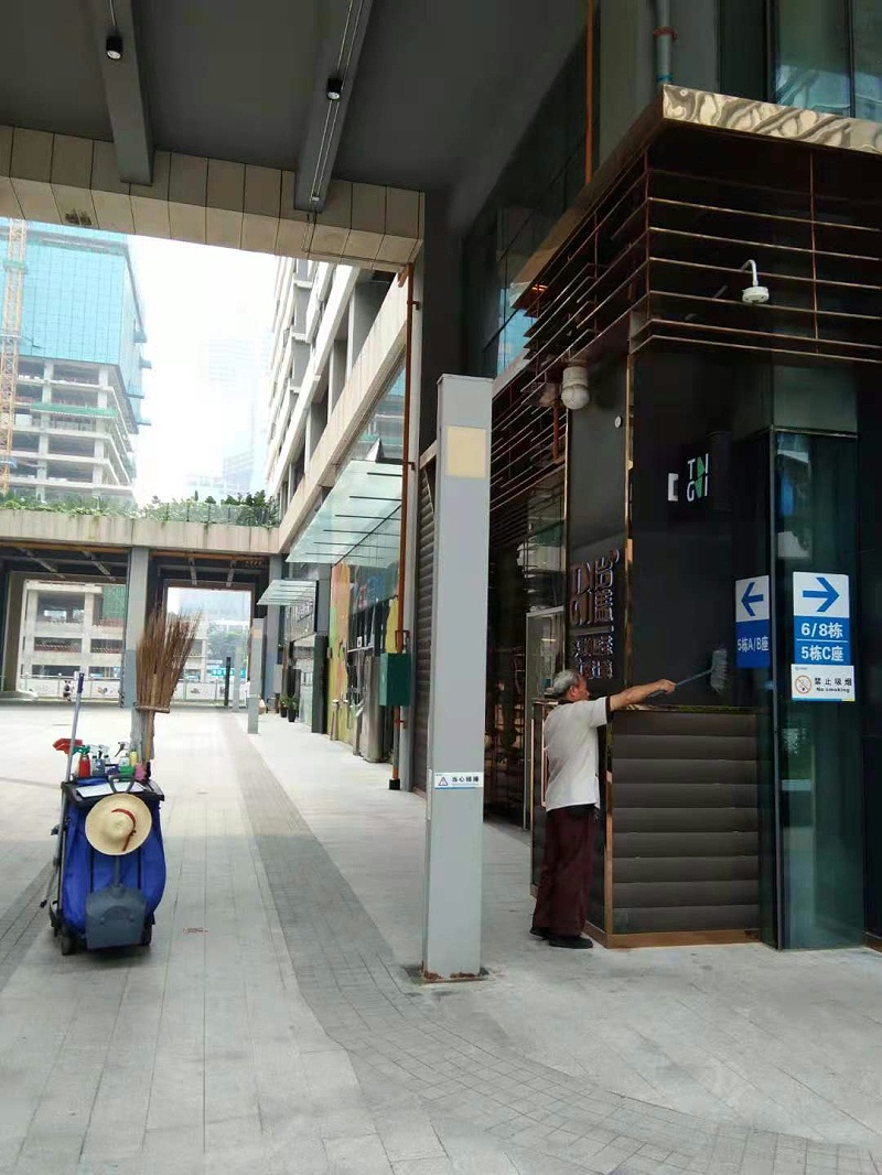 深圳市软件产业基地员工在保洁-华体平台环保