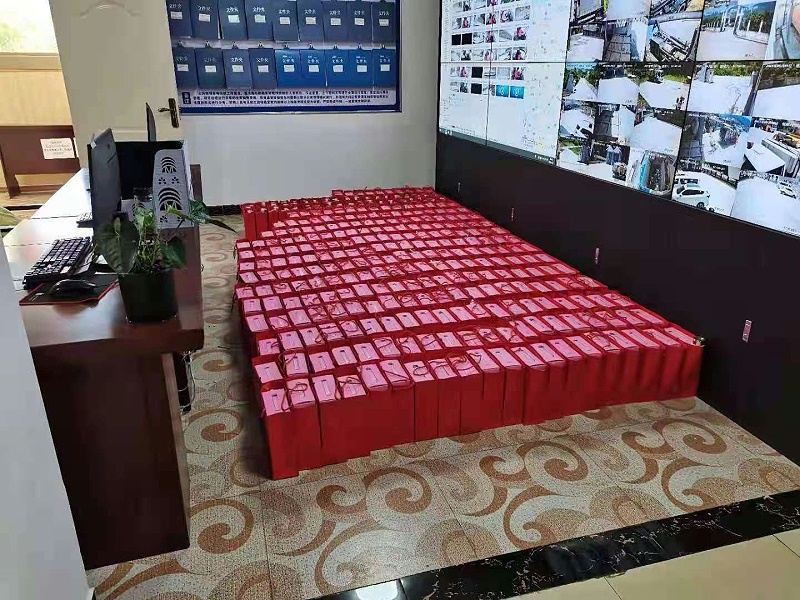 1华体平台环保-五一商家爱心慰问活动