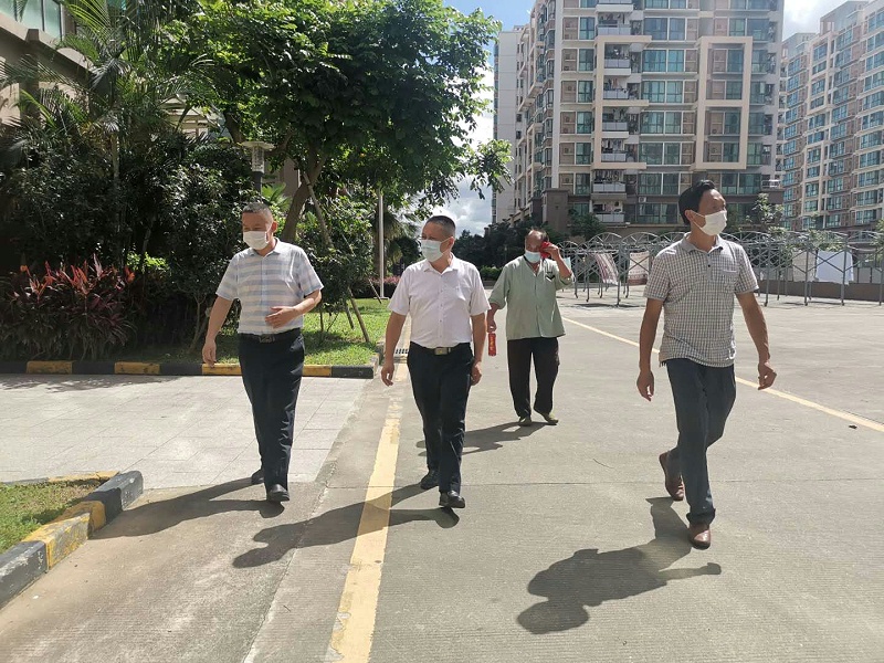 高温与台汛期的安全培训-华体平台环保4