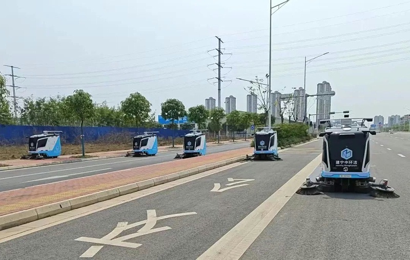 华体平台环保：南宁市启动无人驾驶环卫清扫试点工作